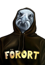Ladda upp bild till gallerivisning, FÖRORT - Fiskmåsen Mozart i kopparbrun hoodie – ett digitalt konstverk med identitet och uttryck. Av DenART.