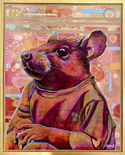 Ladda upp bild till gallerivisning, Originalmålning i blandteknik av Denize Artuñedo Engblom: "Soda" – porträtt av Råttan Pipette, målad på träfiberskiva och inramad i guldram.