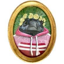 Ladda upp bild till gallerivisning, Originalmålning i blandteknik: "Maskrosbarn" av DenART – Korpen Odin med maskroskrans, handmålat och inramat i återbrukad ram.