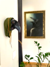 Ladda upp bild till gallerivisning, THE TROPHY - 30 x 11 x 15 cm.