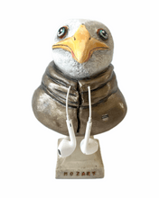 Ladda upp bild till gallerivisning, Originalskulptur av Denize Artuñedo Engblom: Byst i blandteknik föreställande karaktären Fiskmåsen Mozart – unik handgjord skulptur från DenART.