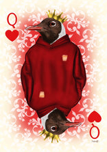 Ladda upp bild till gallerivisning, "Queen of Hearts" – Fine Art-tryck av Skrattmåsen Rosie som Hjärter Dam. Del av Deck of Cards-serien av Denize Artuñedo Engblom.